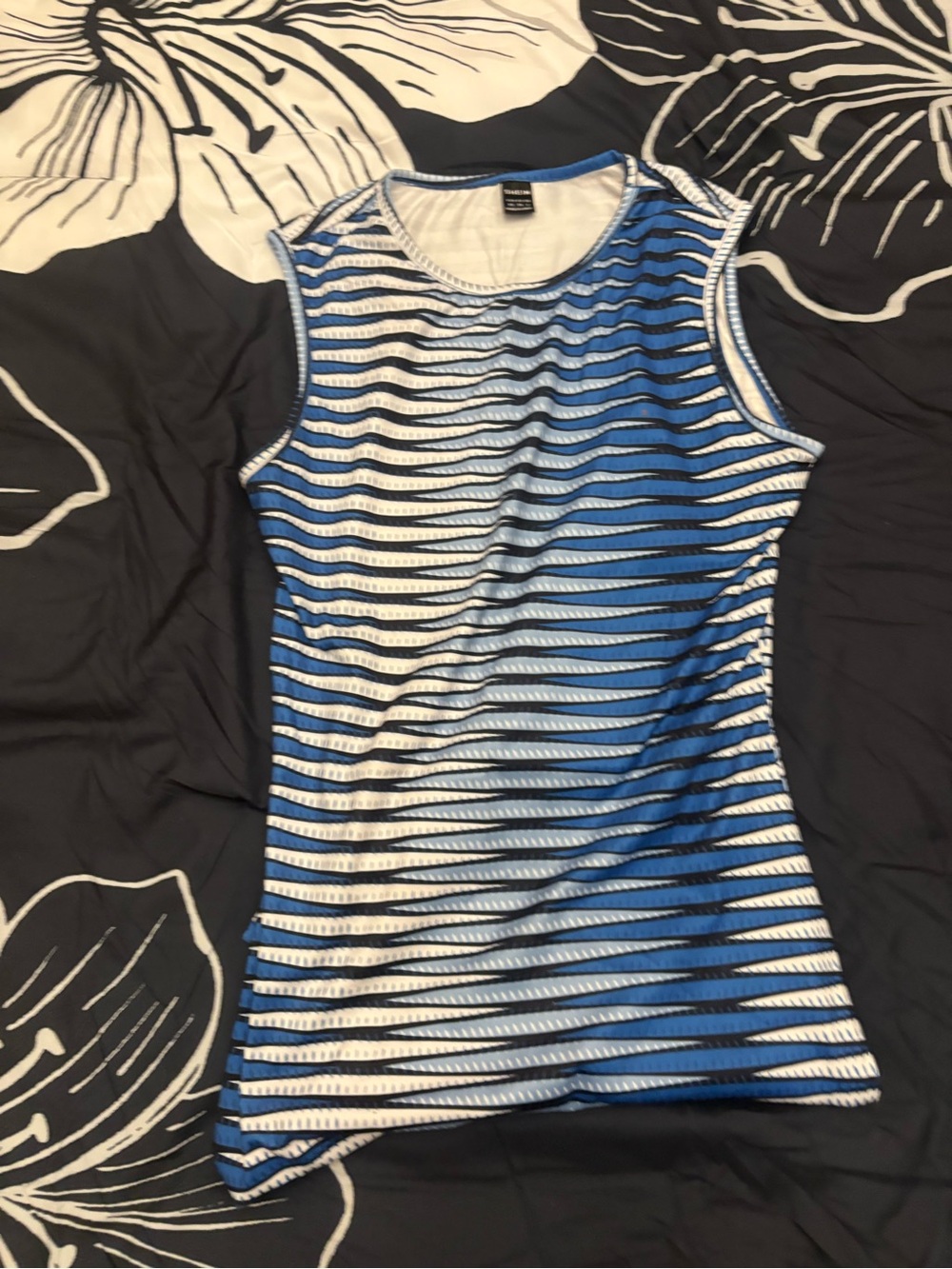 SHEIN Blue & White Wavy Stripe Sleeveless Tank
